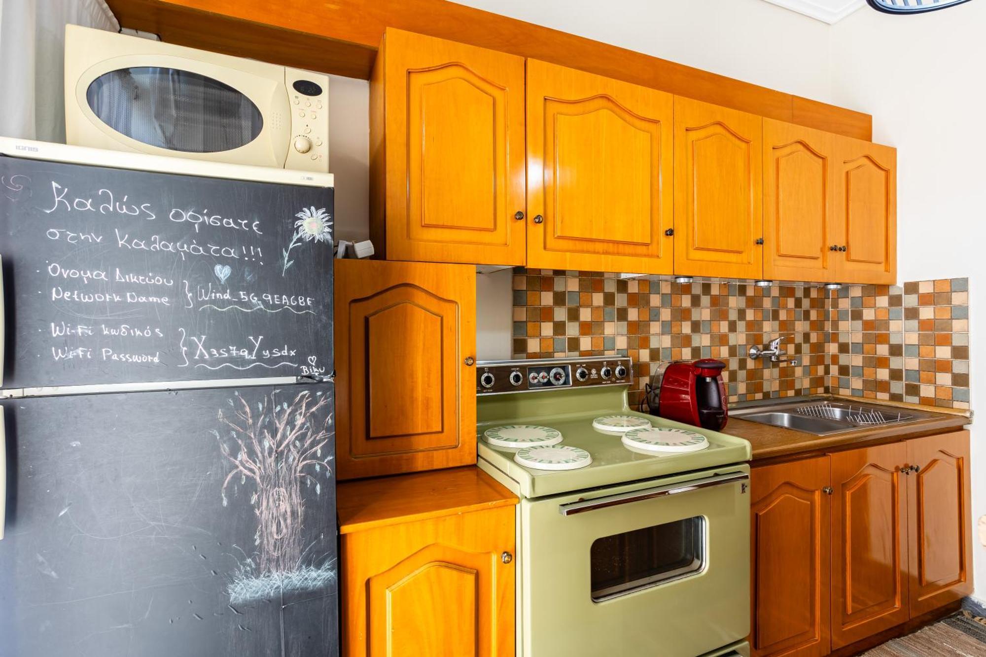 Vicky'S Cozy Nest, Your Home By The Sea كالاماتا المظهر الخارجي الصورة