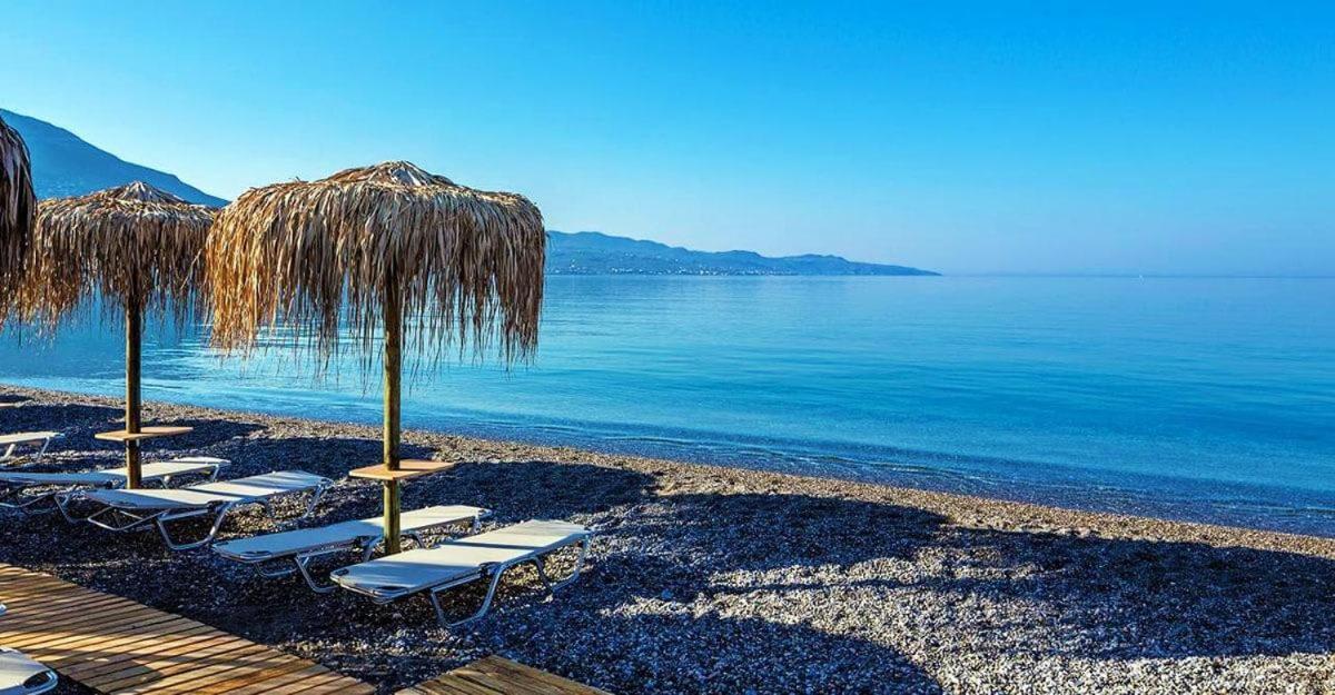 Vicky'S Cozy Nest, Your Home By The Sea كالاماتا المظهر الخارجي الصورة